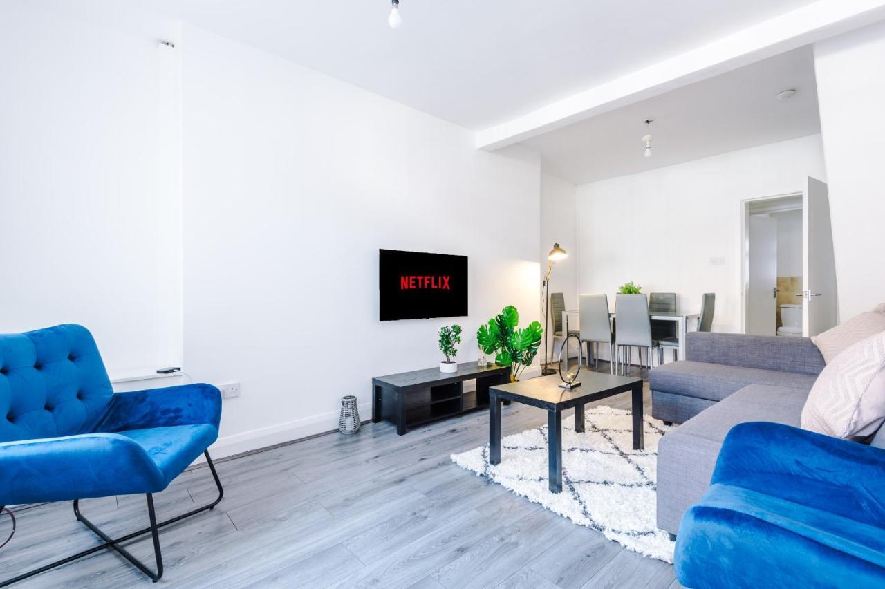 Stylish 2 Bedroom House, Entire Home, Free Parking, Wifi & Netflix Liverpool Dış mekan fotoğraf